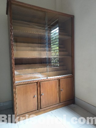 Showcase / Cabinet